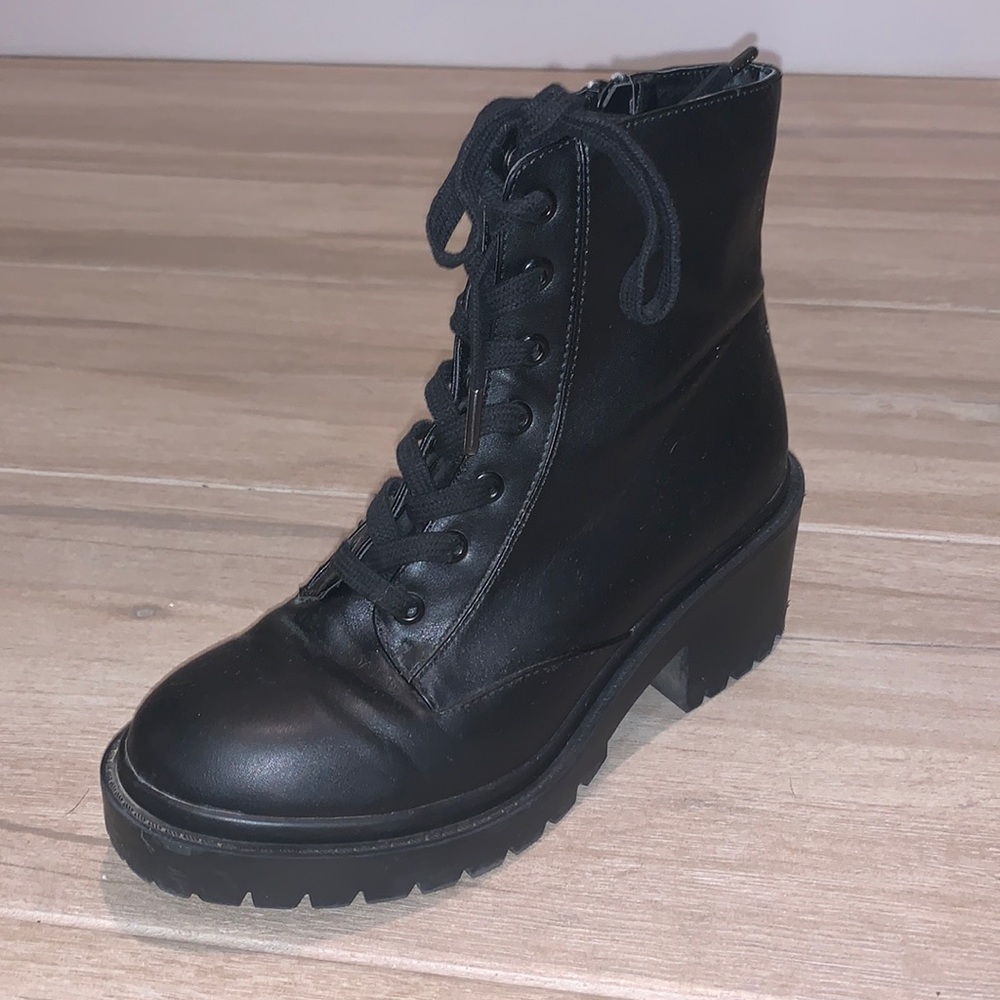 Combat boots - Barely Worn